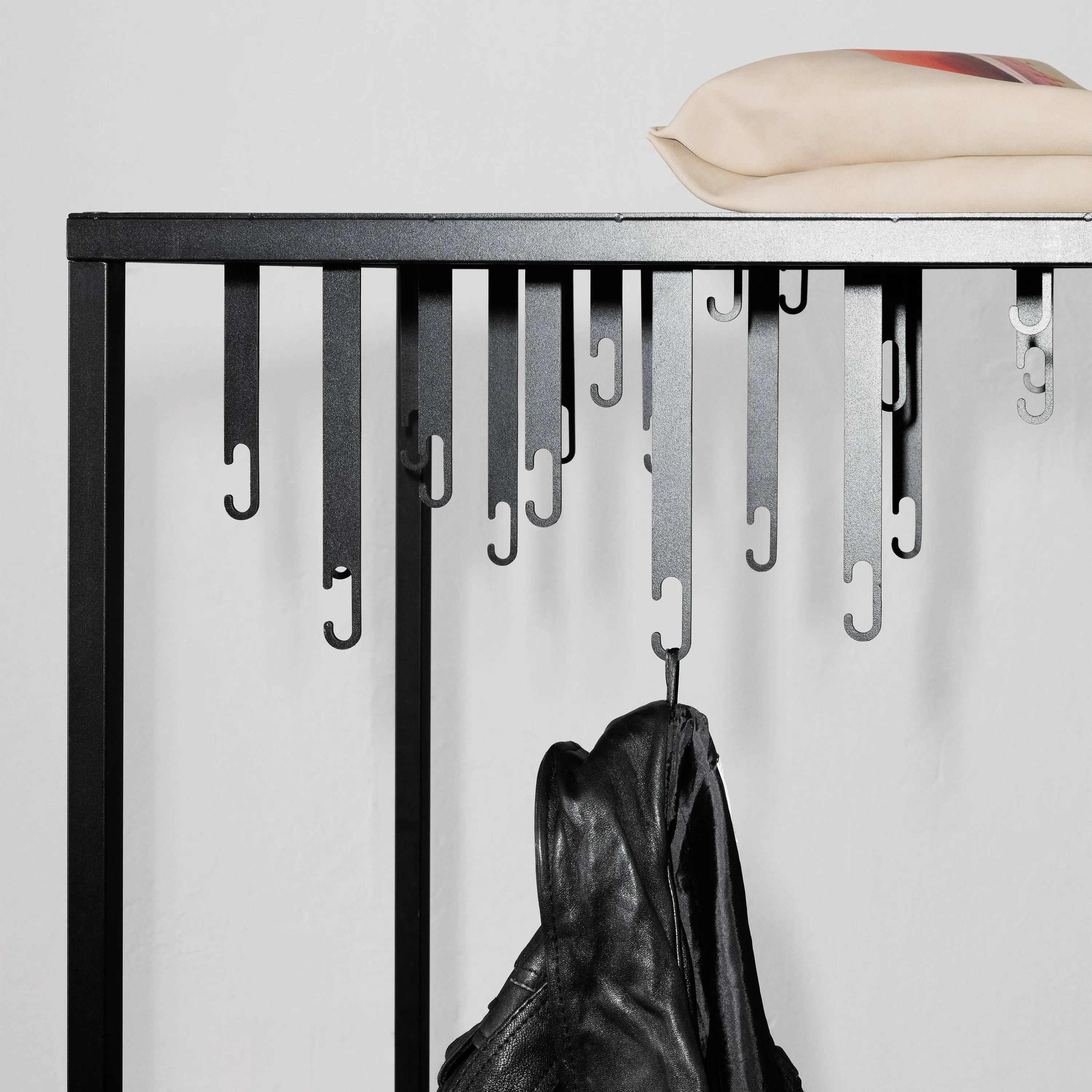 Atelier Floor Hanger